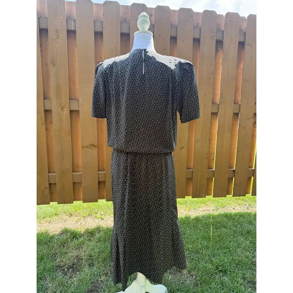 Vintage Liz Claiborne 2 pc Set Skirt and Shirt Size 6